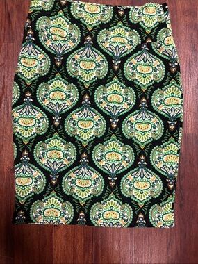 LuLaRoe Printed Pencil Skirt - Green Floral Medallion Size Medium